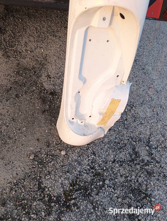 Lewy tył narożnik pod lampę przyczepa Hobby 2009 Odrowążek sprzedam