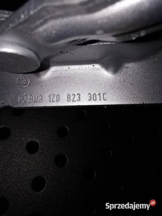 SKODA OCTAVIA II NOWY ZAWIAS MASKI LEWY pomorskie Luzino