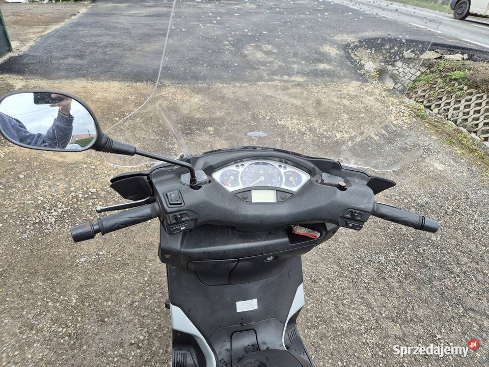 Skuter Yamaha XMajesty 250 cc 19 Zadbana elektryczny starter sprzedam