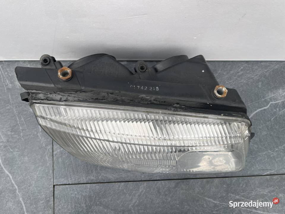 VW PASSAT B5 PRAWA LAMPA PRZÓD Lampy przednie Ostroróg