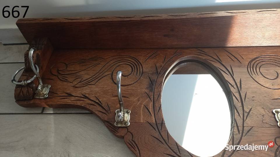 Wieszak drewniany z lustrem i półką wiszący Gawroniec