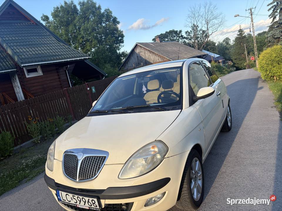 Samochód osobowy Lancia Hrubieszów