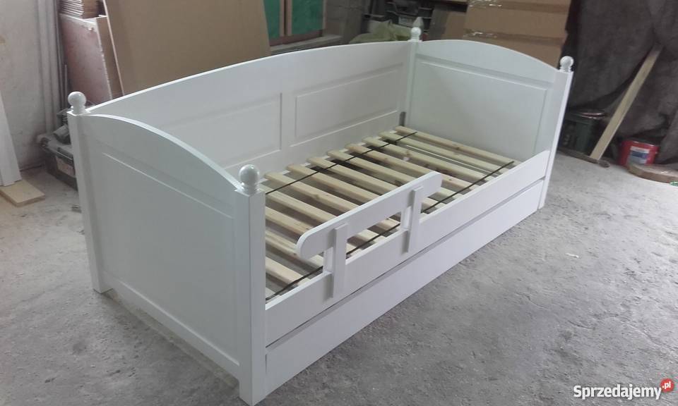 Łóżko drewniane dziecięce białe z kulkami szufladą 80x180