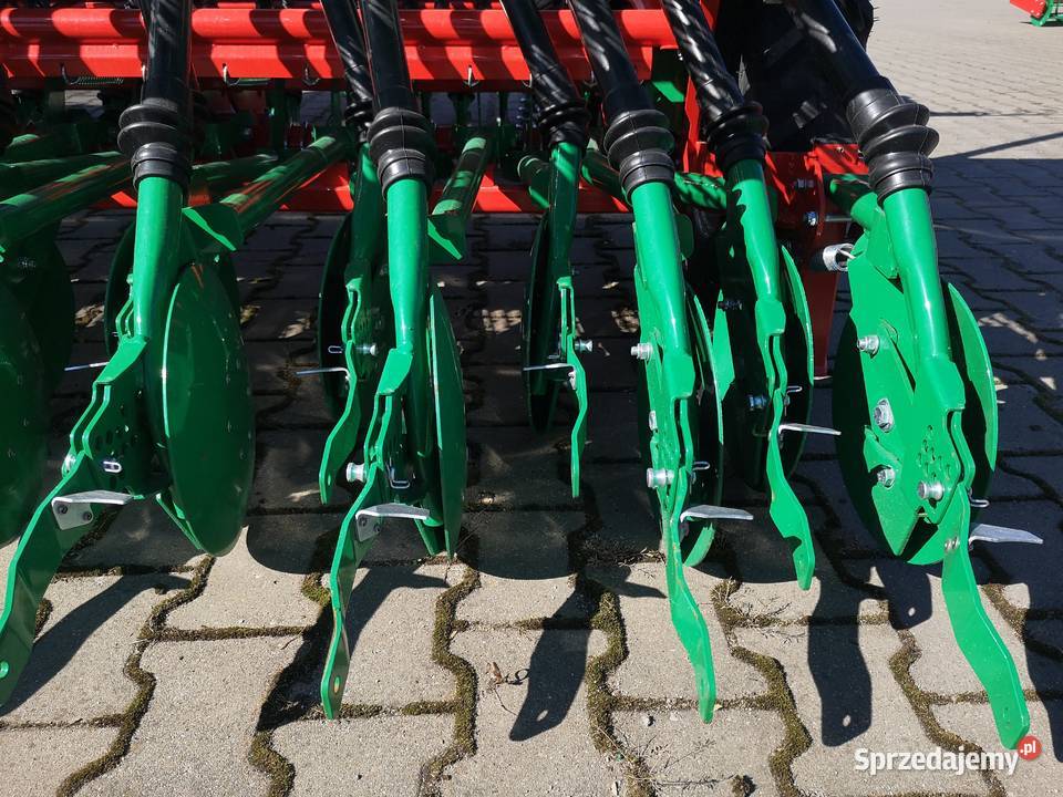 Siewnik zbożowy talerzowy z kołami kopiującymi Ciechanów sprzedam