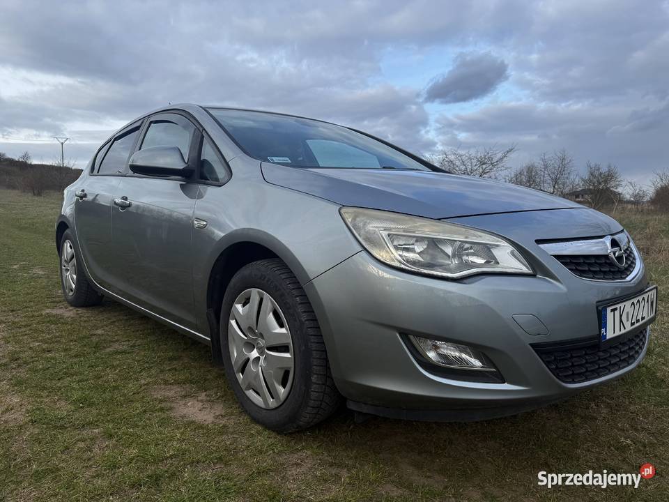 Opel Astra J stan Kielce