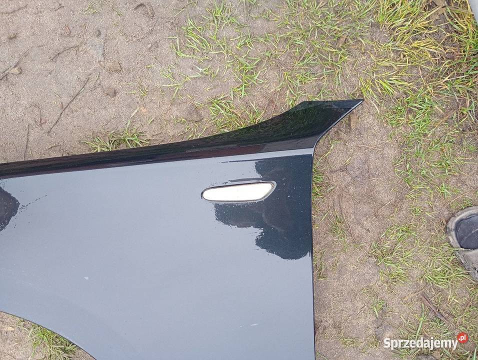 Błotnik przód BMW e87 lift Kuraszew