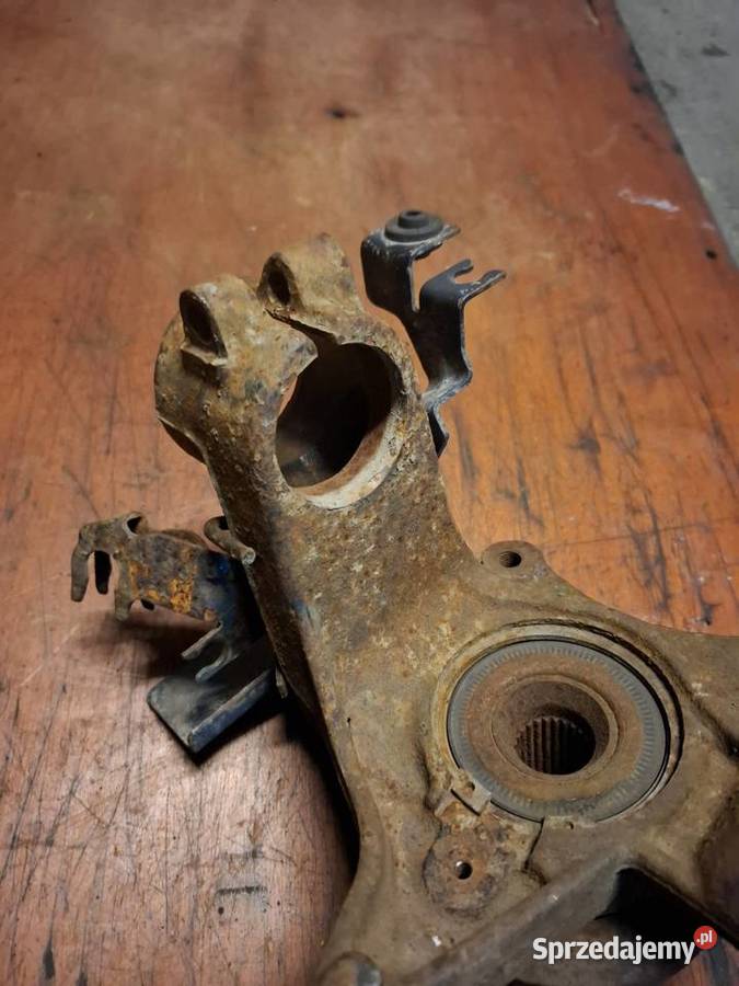 Zwrotnica piasta prawa prawy przód Citroen C5 I Przyborów