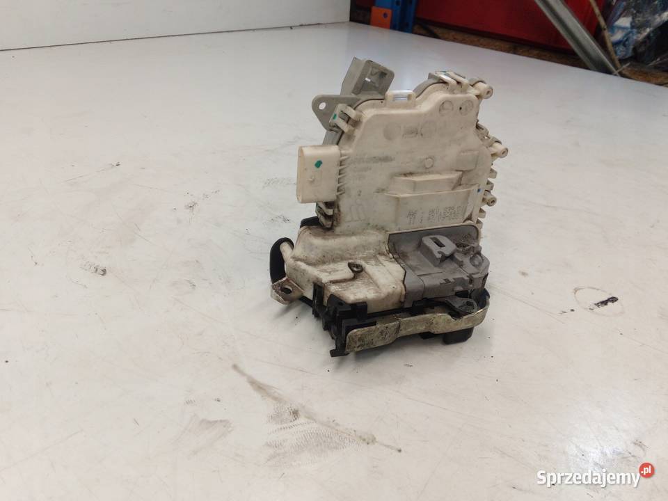 ZAMEK DRZWI PRAWY TYŁ AUDI A4 B8 A5 Q5