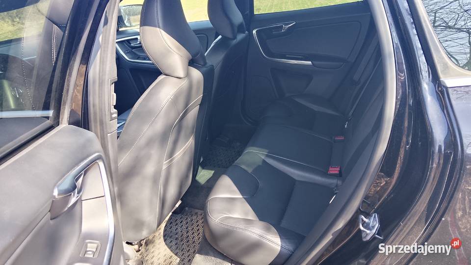 Volvo XC 60 czarny XC 60 Świercze