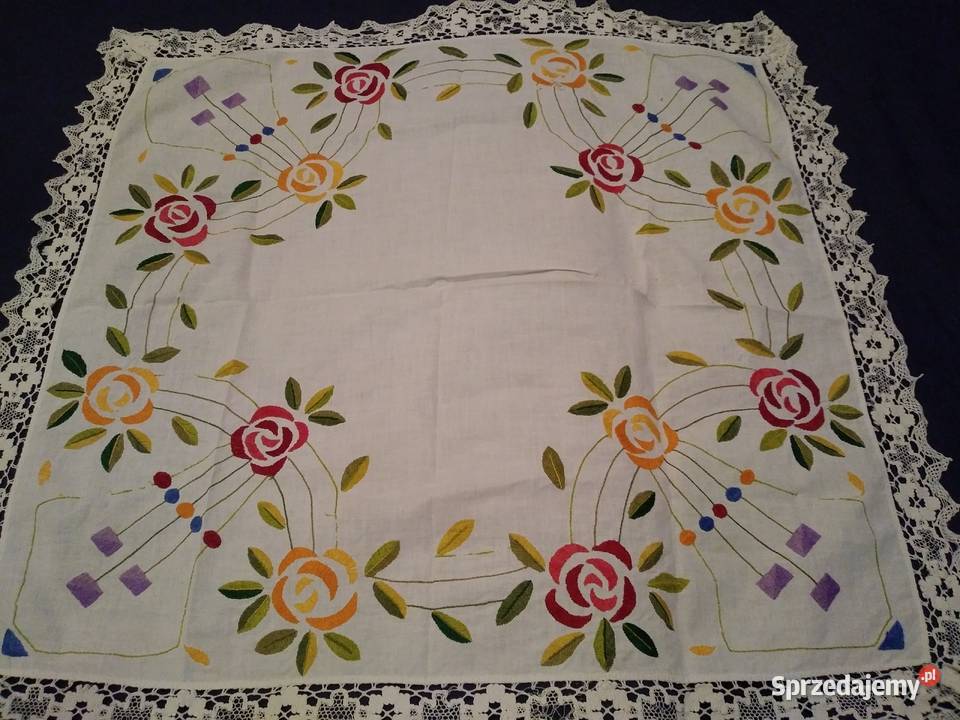 Ręcznie haftowana serweta Kielce