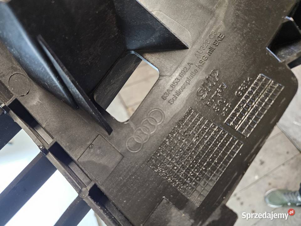 AUDI Q3 II 83A STELAŻ GRILLA ATRAPY PRZÓD Międzychód