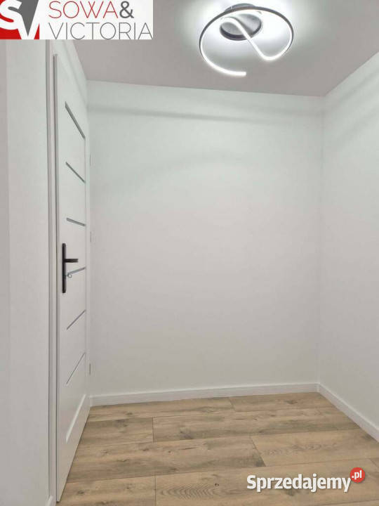 Trzypokojowe mieszkanie z dużym balkonem wielka płyta Wałbrzych