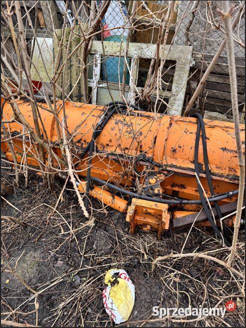 Syndyk sprzeda pług do odśnieżania Myszewko