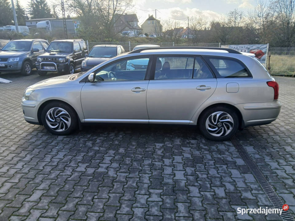 Toyota Avensis 18i LIFT klima NAVI czujniki stan manualna Gryfino