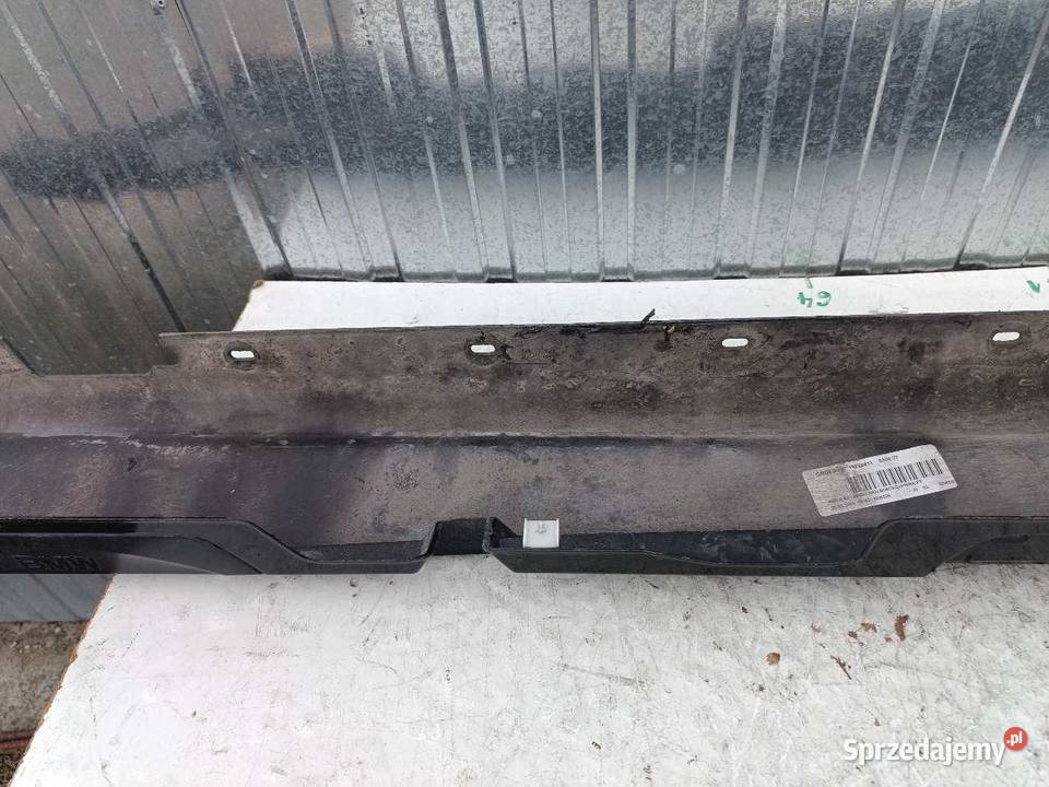 LISTWA PROGOWA PRAWA BMW E87