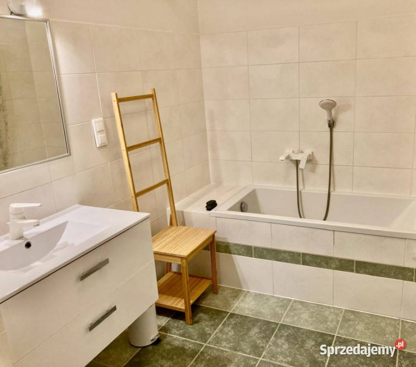 Do wynajęcia apartament 5 pokoi 132m2 metrze Warszawa