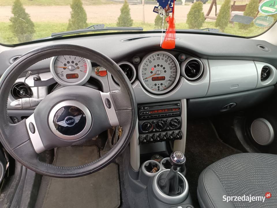 Mini Cooper 16 benzyna 2003r Rok produkcji 2003 Jadowniki sprzedam