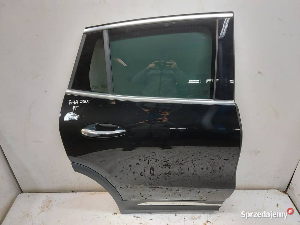 Mercedes EQA 250 W243 DRZWI PRAWE TYŁ czarny 696
