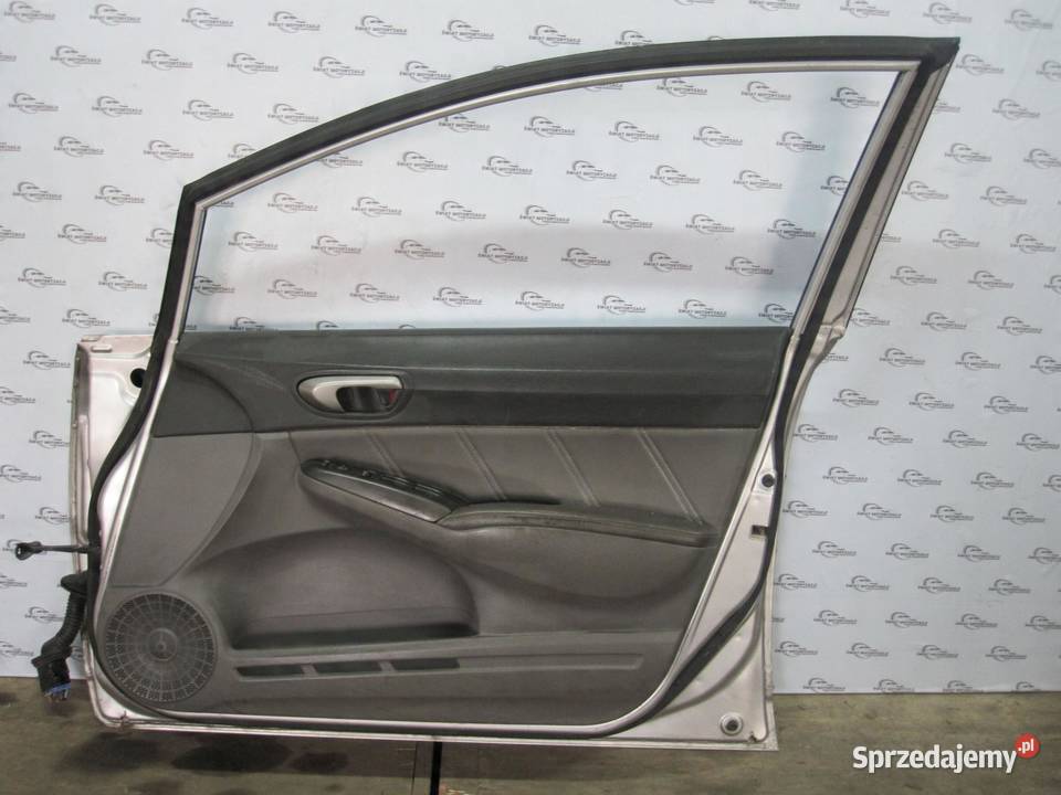 HONDA CIVIC VIII 07r drzwi prawe przód