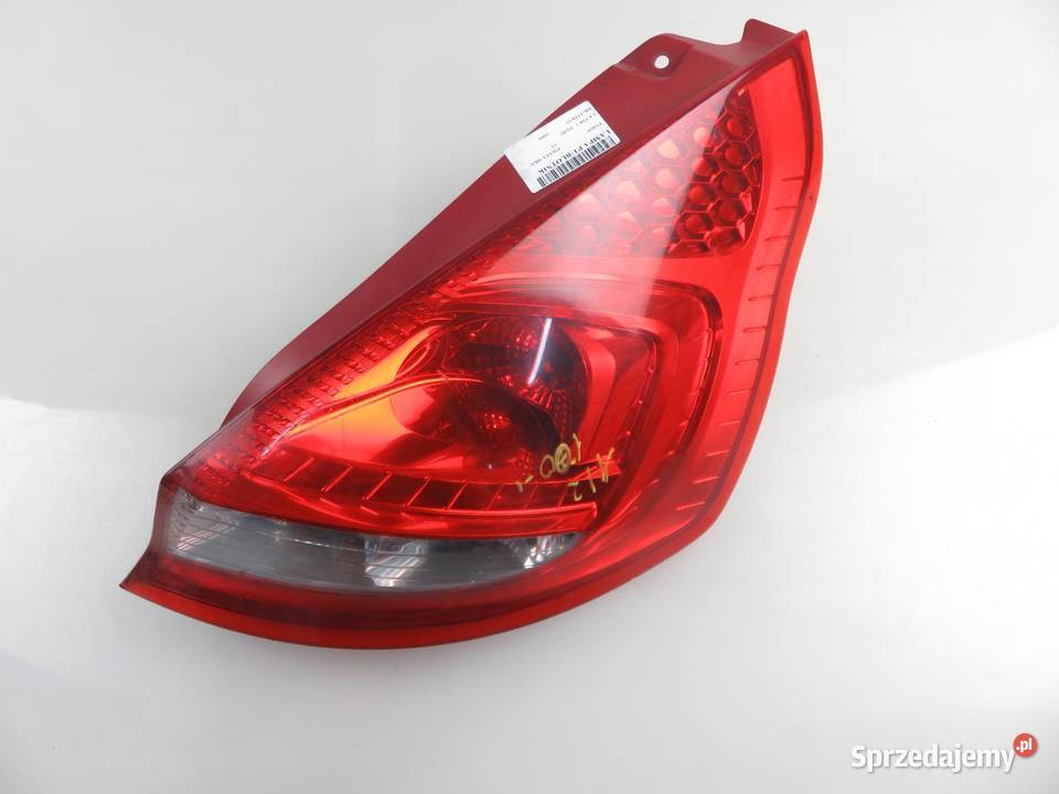 LAMPA PRAWA TYLNA FORD FIESTA MK6 VI 8A6113404A sprzedam