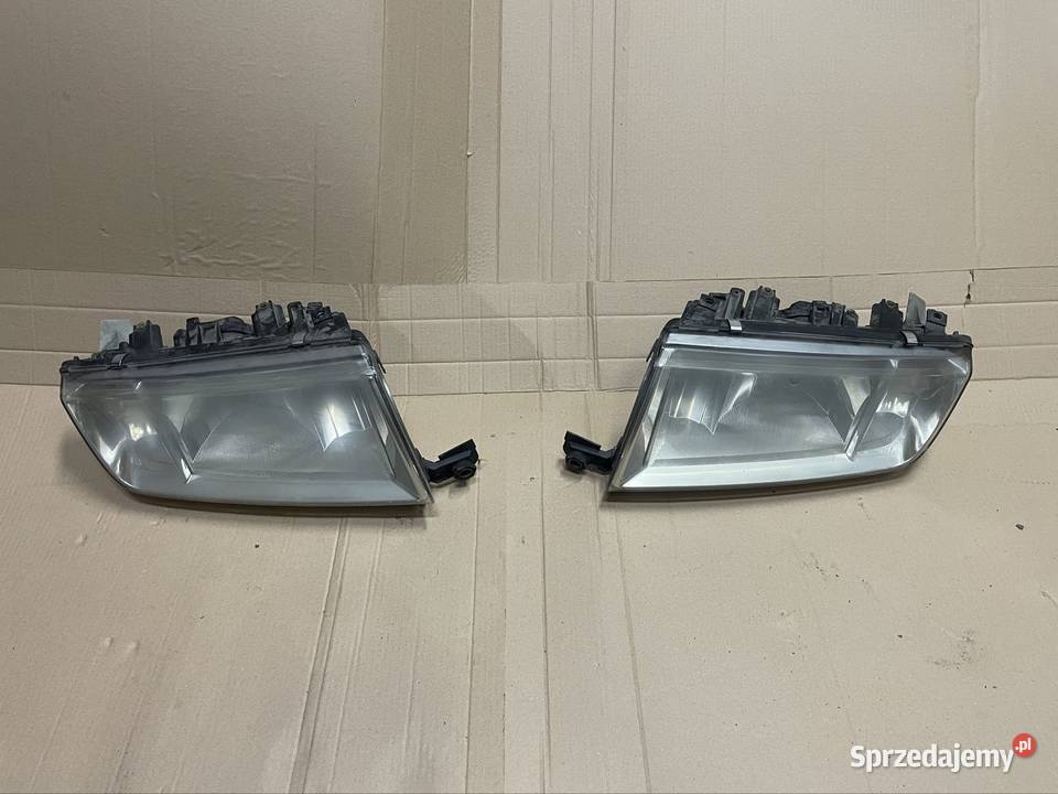 Reflektor lampa przód lewa prawa skoda fabia I 1 Rok produkcji 2003 zachodniopomorskie