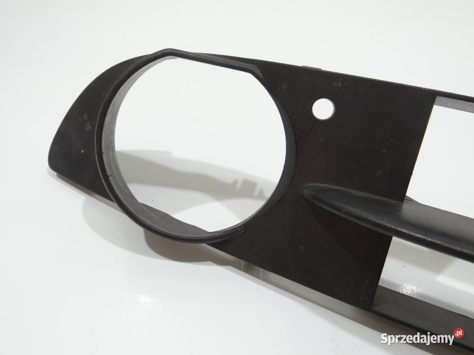 KRATKA ATRAPA ZAŚLEPKA ZDERZAKA PRAWA BMW E60 Atrapy Strzyżewice