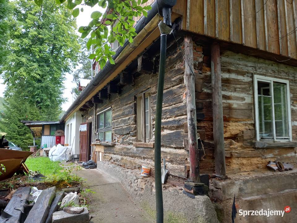 REKONSTRUKCJA IZBY ZREBOWEJ W DOMU PRZYSŁUPOWYM