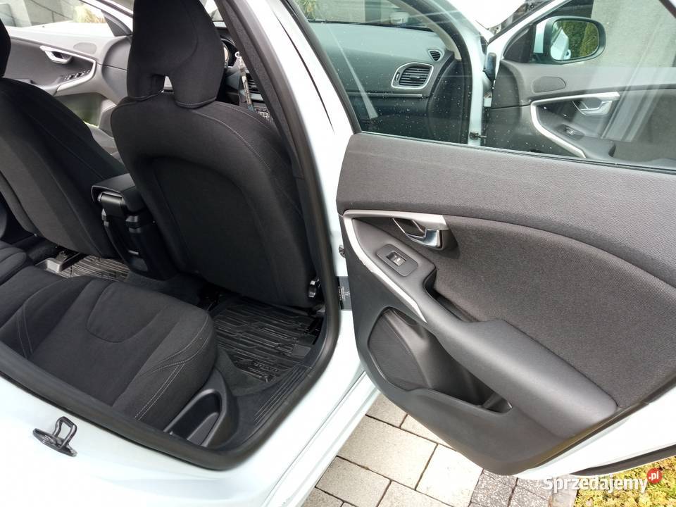 Sprzedam Volvo V40 D2 Momentum 16D elektryczne lusterka V40 Gromnik