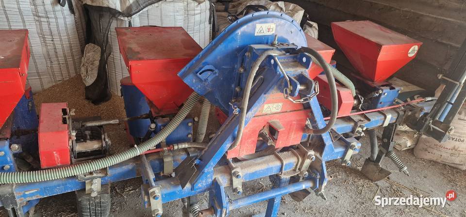 Siewnik punktowy pneumatyczny do kukurydzy Kucze