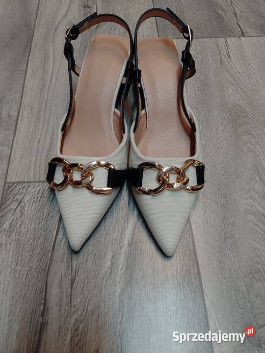 38 Bogato zdobione Czółenka wieczorowe z odkrytą małopolskie