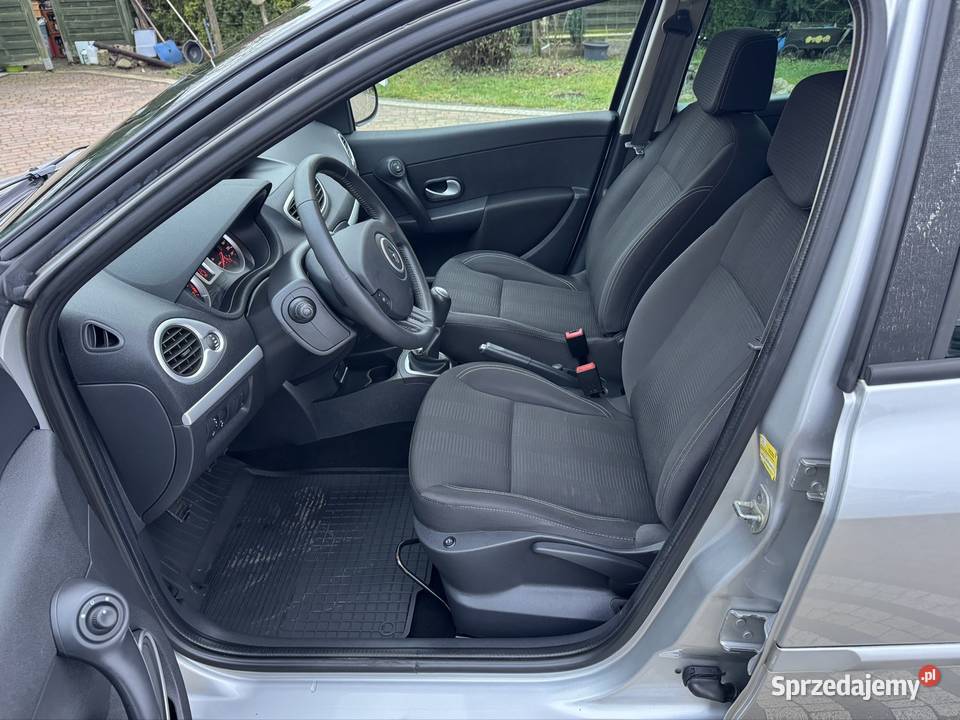 Renault Clio 2010 kombi 12 benzyna 101