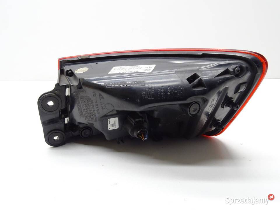 LAMPA LEWA LEWY TYŁ W BŁOTNIK AUDI A3 8V SEDAN