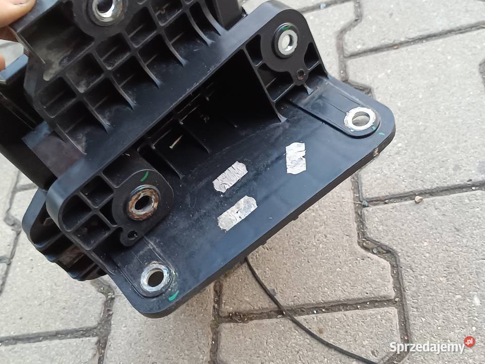 Suzuki SX4 SCROSS podstawa akumulatora7252161m10 Krosno