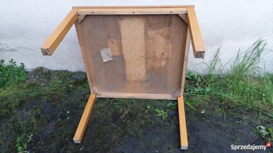 Stolik z epoki PRL produkcja Jarocin 086 50cm Kościan