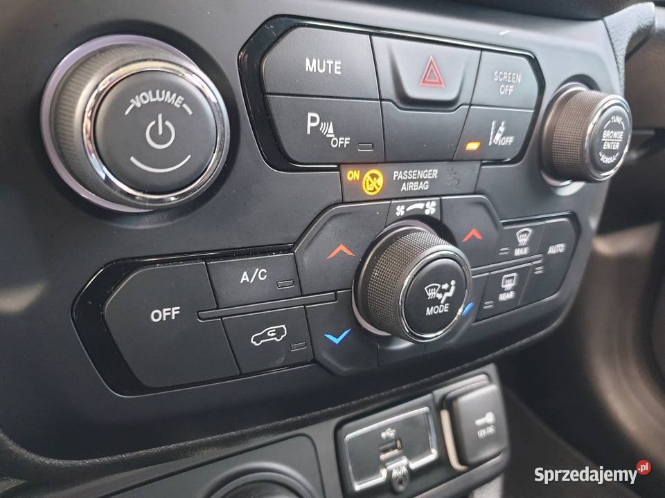 JEEB 20 140 4X4 BOGATA WERSJA BEZWYPADKOWY 144658km Rzeszów