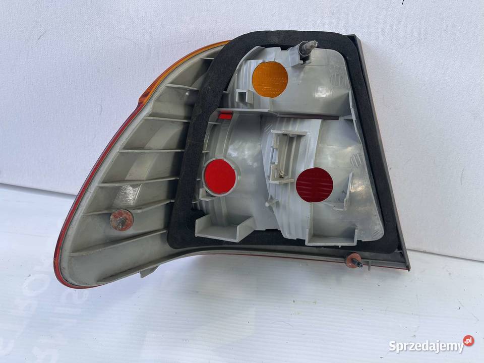 BMW E46 SEDAN PRAWA LAMPA TYŁ