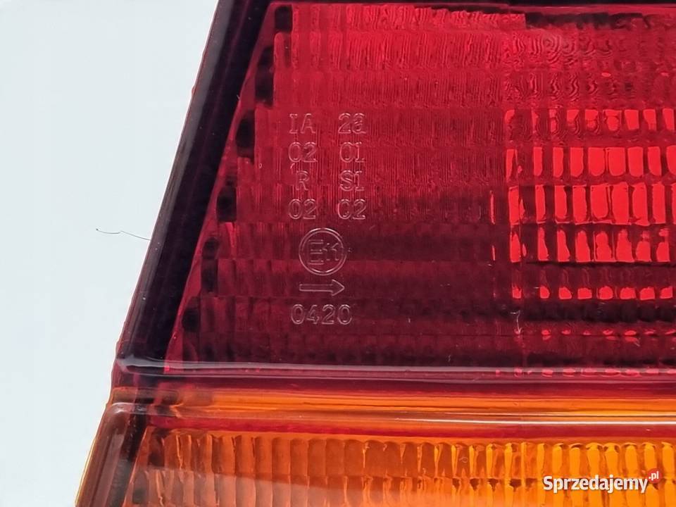 Volvo 940 960 9198r TYLNIA TYLNA LAMPA PRAWA osobowe