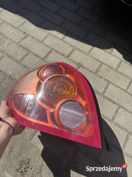 Nissan Almera n16 lampa tylnią lewa Krapkowice