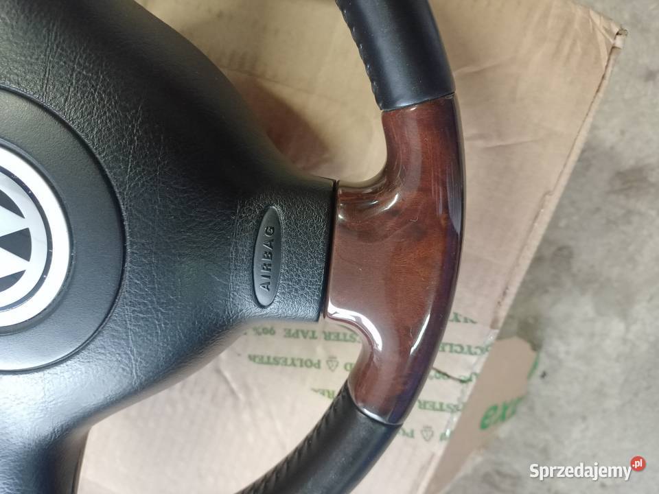 Kierownica drewno piekny stanpassat bora golf iv Borów