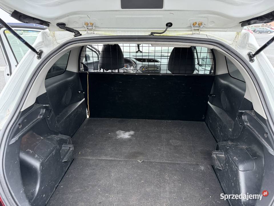 Toyota Yaris VAN 10 69 2015 Salon FV23 Poznań