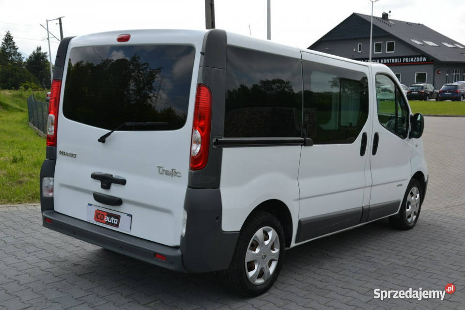 Renault Trafic 20 dci 115 6biegów ambulans Kęty