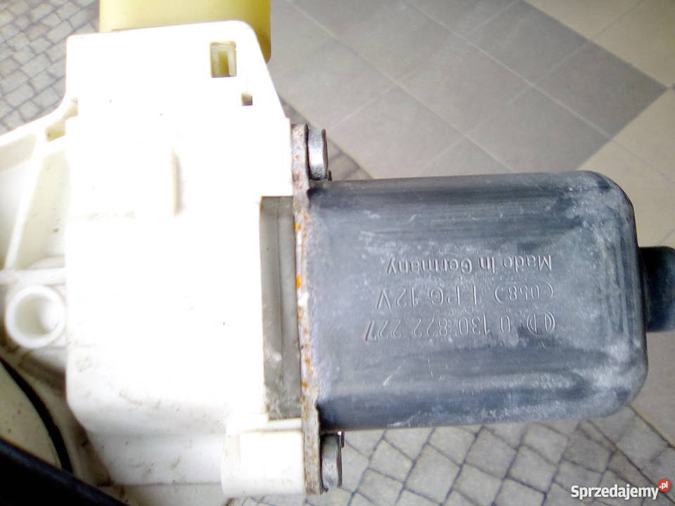 MECHANIZM OPUSZCZANIA SZYB BMW E87 5DRZWI PRAWY Rok produkcji 2009 Lubzina