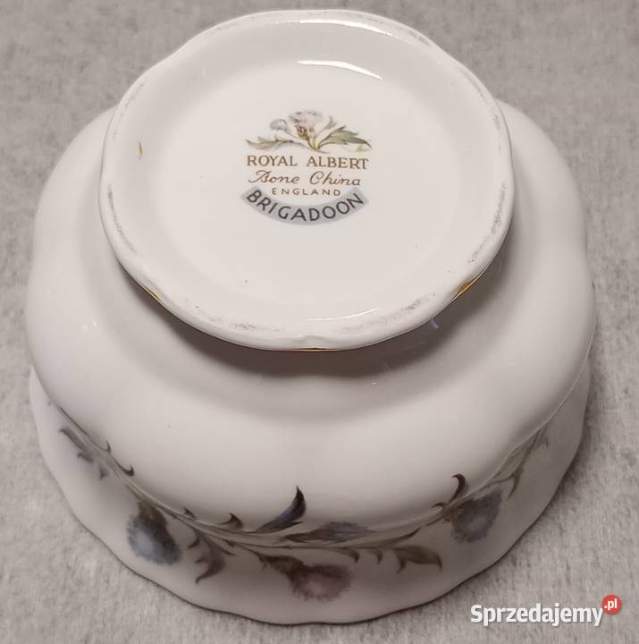 ROYAL ALBERT Bone China England BRIGADOON Stargard