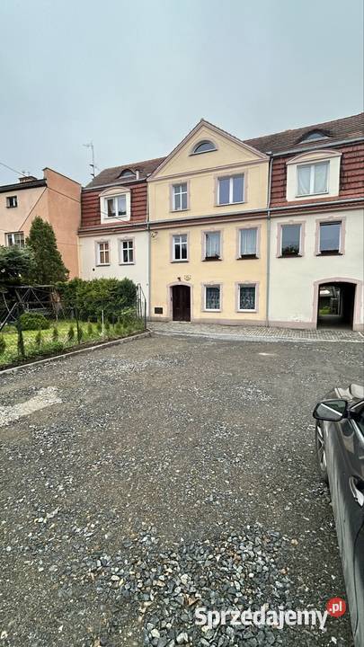 Sprzedam uroczą kawalerkę z ogródkiem remoncie Sprzedaż Dzierżoniów