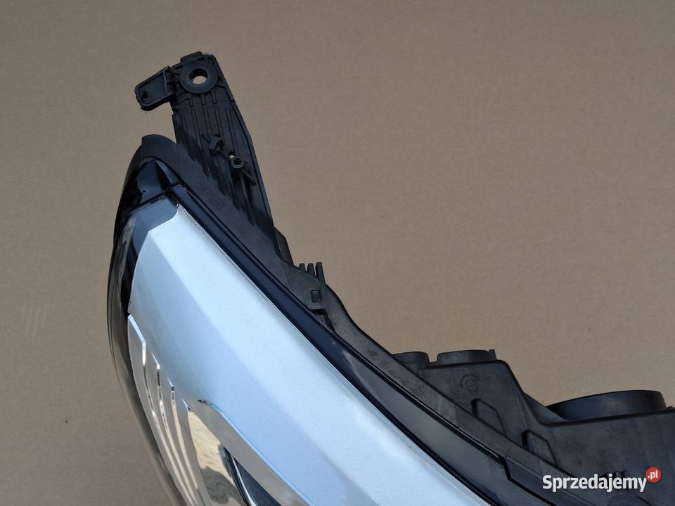RENAULT MEGANE IV 4 REFLEKTOR PRAWY LAMPA PRAWA Bieleń sprzedam