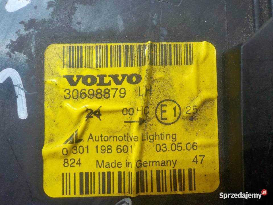 VOLVO S40 II 20 D 06r 4D lampa lewa przod Suków