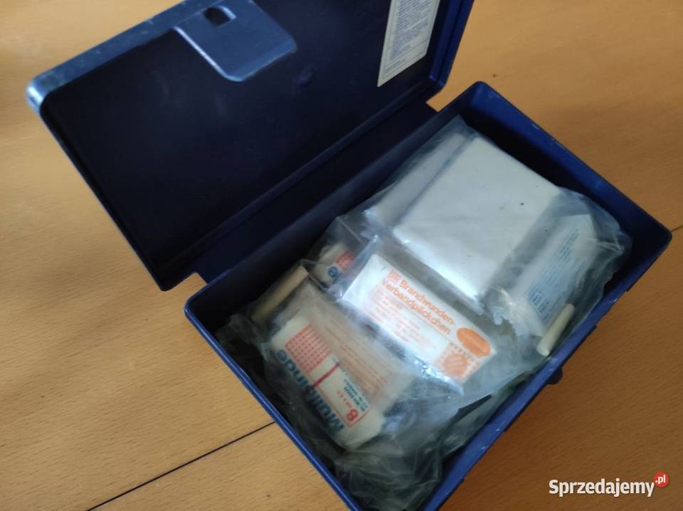 Zestaw podróżny pierwszej pomocy apteczka sprzedam