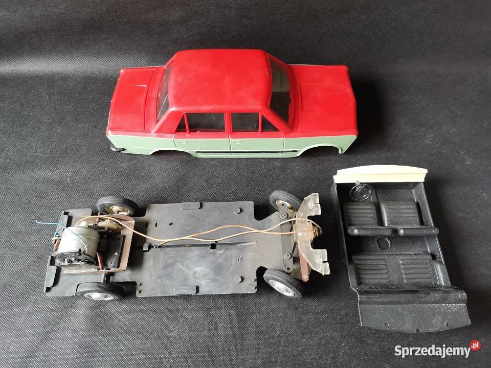 Stara plastikowa zabawka PRL Polski Fiat 125 p śląskie