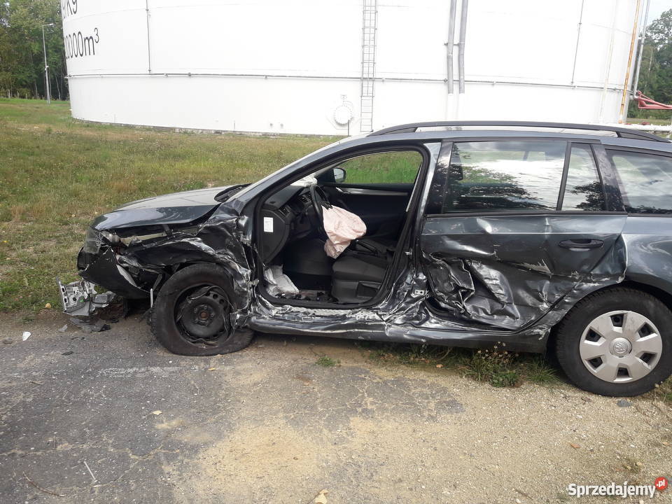 auto powypadkoweskoda octavia gniazdo SD lubuskie Mirostowice Dolne