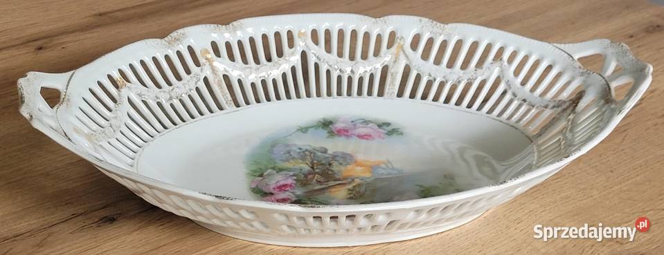 Zabytkowa ażurowa patera z uszami w secesyjnym Kraków